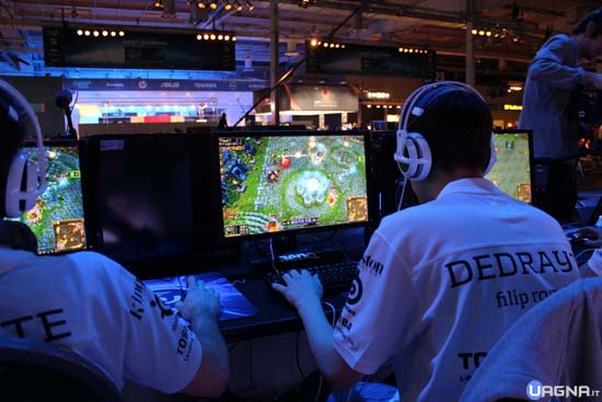 giocatore gioca a league of legends