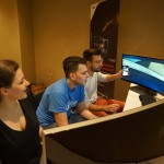 black e ferrix giocano con monitor aoc