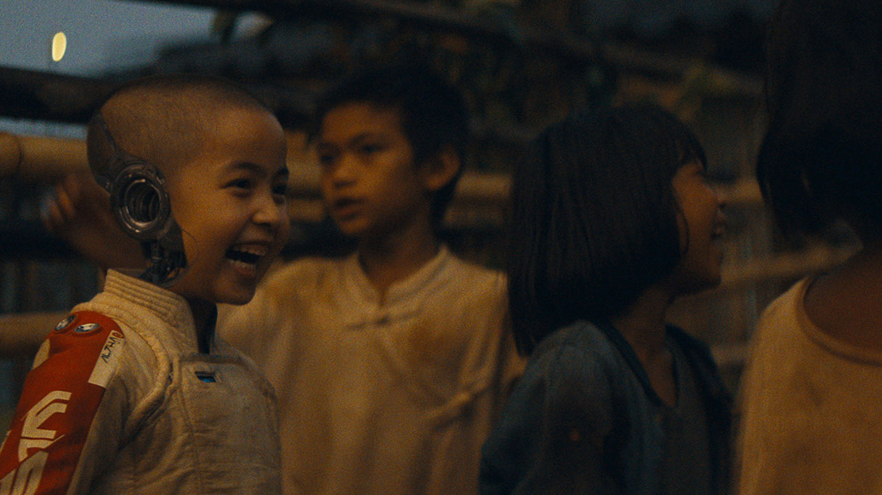 Una scena da The Creator